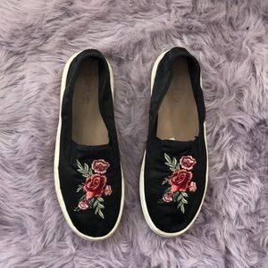 Rose embroidery detail shoes